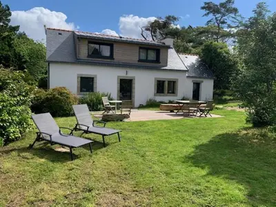 Jardin de l'établissement Cottage Tea Mamm , écrin de verdure et son jardin de thé, 3 étoiles