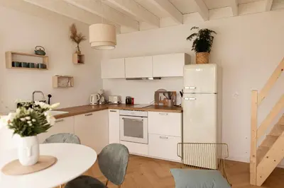 Cuisine ou kitchenette dans l'établissement Men Louet E - Gîte de bord de mer