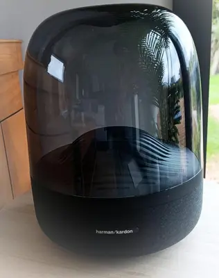 Télévision ou salle de divertissement dans l'établissement Maison de vacances Ty Zoizos à 250 m de la plage