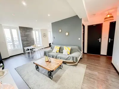 Coin salon dans l'établissement Superbe appartement T3 cosy de 60m2