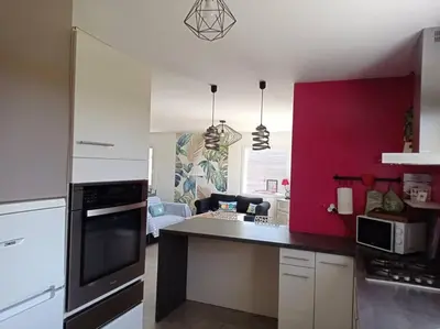 Cuisine ou kitchenette dans l'établissement Maison 12 pers Douarnenez kerlaz 2 étoiles Atout France