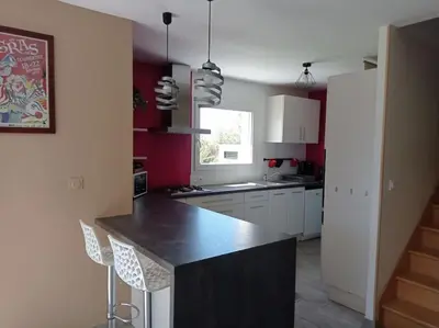 Cuisine ou kitchenette dans l'établissement Maison 12 pers Douarnenez kerlaz 2 étoiles Atout France
