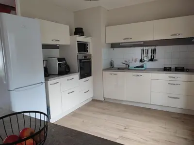 Cuisine ou kitchenette dans l'établissement Maison entre terre et mer avec SPA privatif