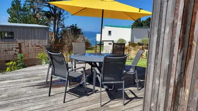Terrasse ou espace extérieur de l'établissement La boite à coucou, Appartement pour 6 personnes, avec jardin , vue mer, à 400 m de la plage pors mabo