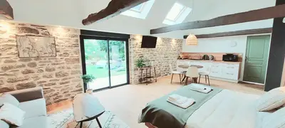 Cuisine ou kitchenette dans l'établissement Le Clos de Squividan