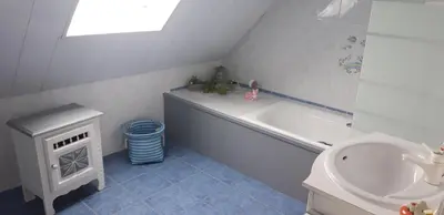 Salle de bains dans l'établissement Chambre d'hôtes de la voie bleue.