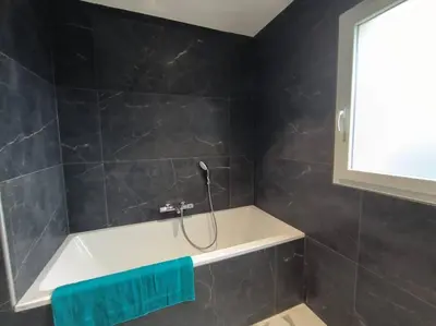 Salle de bains dans l'établissement Villa à 900m des plages