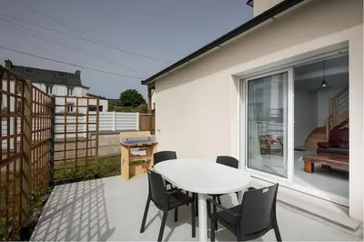Balcon ou terrasse dans l'établissement Maison neuve au centre-ville proche de l'aéroport