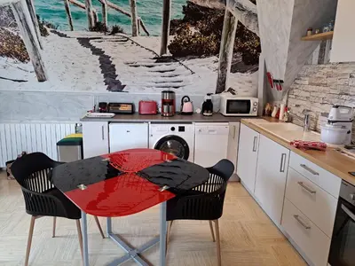 Cuisine ou kitchenette dans l'établissement LA TOURELLE