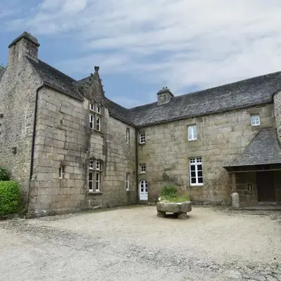 Lake Mansion in Plourin-lès-Morlaix