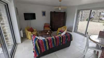 Télévision ou salle de divertissement dans l'établissement Gîte Ty Loguellou