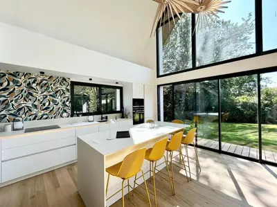 Plan de l'établissement Villa neuve contemporaine avec piscine