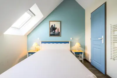 Un ou plusieurs lits dans un hébergement de l'établissement Résidence Cap Azur - maeva Home - Appartement duplex 2 Pièces 5 Personnes Sélection - Vue mer MAE-1182
