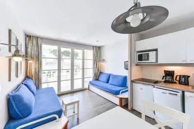 Cuisine ou kitchenette dans l'établissement Le Cap Glénan - maeva Home - 2 Pièces 5 Personnes Sélection MAE-5639