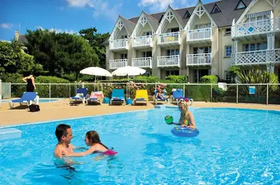 Piscine de l'établissement Le Cap Glénan - maeva Home - 2 Pièces 5 Personnes Sélection MAE-5639 ou située à proximité