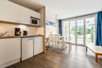 Cuisine ou kitchenette dans l'établissement Le Cap Glénan - maeva Home - Appartement 2 Pièces 4 Personnes - Confort MAE-4243