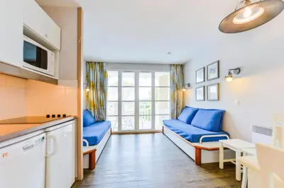 Cuisine ou kitchenette dans l'établissement Le Cap Glénan - maeva Home - 2 Pièces 5 Personnes Confort MAE-5640