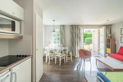 Cuisine ou kitchenette dans l'établissement Le Cap Glénan - maeva Home - 2 Pièces 5 Personnes Confort MAE-5645
