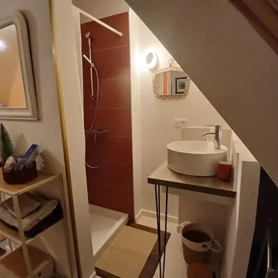 Salle de bains dans l'établissement Plan B