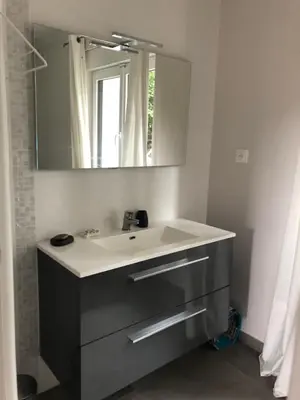 Salle de bains dans l'établissement Fleur de l Elorn