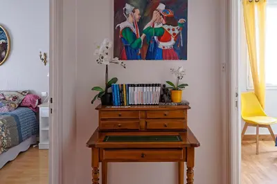 Bibliothèque dans l'appartement