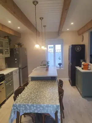 Cuisine ou kitchenette dans l'établissement Charmante longère bigoudène