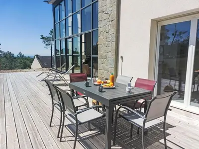 Balcon ou terrasse dans l'établissement Holiday Home Maison du bois du Kador by Interhome