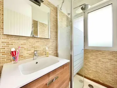 Salle de bains dans l'établissement La villa des Dunes - 80m de la plage/paddle/vélos