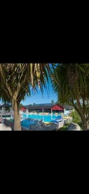 Piscine de l'établissement Domaine de karlann 4Etoiles Mobil-home ou située à proximité
