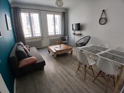 Télévision ou salle de divertissement dans l'établissement Ty'brestoise proche centre - jardin- parking gratuit