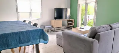 Télévision ou salle de divertissement dans l'établissement Harmonia proche du centre et de Gourvily