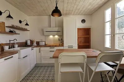 Cuisine ou kitchenette dans l'établissement La Villa d'Anna, une décoration très tendance !