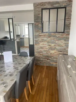 Cuisine ou kitchenette dans l'établissement Jaurès-Pilier rouge/App spacieux/3 chambres/6 pers