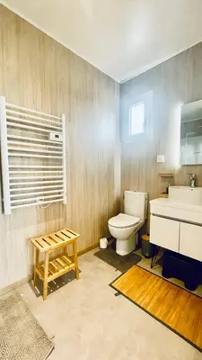 Salle de bains dans l'établissement Tiny house proche de Morgat