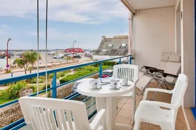 Balcon ou terrasse dans l'établissement À 200m de la plage, appartement vue mer pour 2