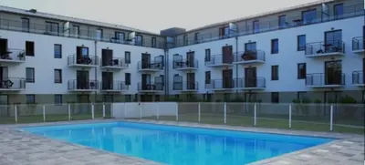 Piscine de l'établissement Les Thermes 511 - Appt proche plage avec piscine partagée ou située à proximité