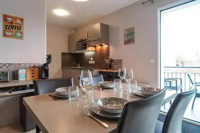 Cuisine ou kitchenette dans l'établissement Le Jardin des Thermes - Proche Thalasso