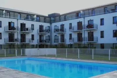 Piscine de l'établissement Chez Elisa - Dans Résidence 4 étoiles à Concarneau ou située à proximité