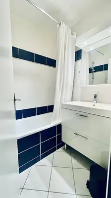 Salle de bains dans l'établissement Ar ranndi