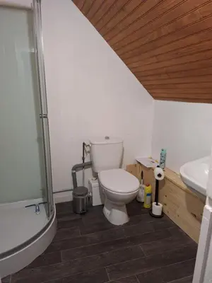 Salle de bains dans l'établissement Le Gîte des Korrigans