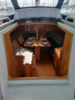 Coin salon dans l'établissement Location Unique : Le Bateau d'Antoine à Roscoff
