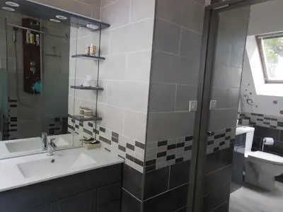 Salle de bains dans l'établissement Ty An Eol