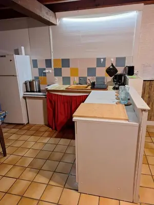 Cuisine ou kitchenette dans l'établissement Le Gîte Des Korrigans