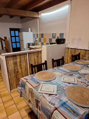 Cuisine ou kitchenette dans l'établissement Le Gîte Des Korrigans