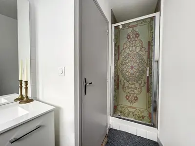 Salle de bains dans l'établissement Le Repaire des Sorciers