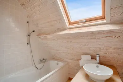 Salle de bains dans l'établissement Maison 5 chambres avec accès direct à la plage