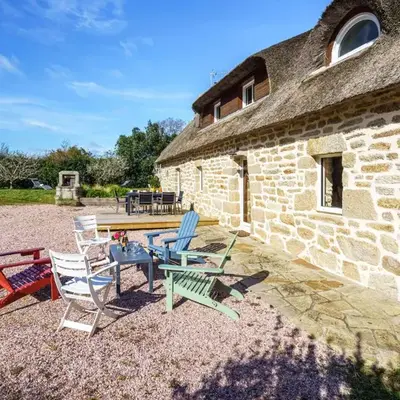 Holiday Home la chaumière de Quélarn by Interhome