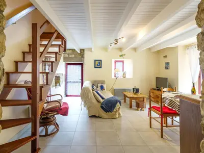 Télévision ou salle de divertissement dans l'établissement Holiday Home Penty Landromiou by Interhome