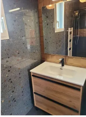 Salle de bains dans l'établissement Célest' Inn