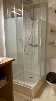 Salle de bains dans l'établissement Cozy’Wood